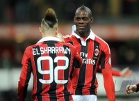 FUSSBALL SERIE A:  Stephan El Shaarawy und Mario Balotelli (v. li., AC Mailand)