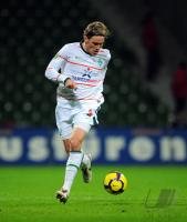 FUSSBALL, DFB Pokal Halbfinale: Bremen, FRITZ Einzelaktion am Ball