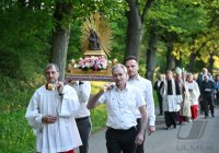 Maiandacht mit Lichterprozession mit Gnadenbild der Schmerzhaften Mutter vom Weggental