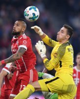 Fussball 1. Bundesliga Saison 17/18: FC Bayern Muenchen - VfL Wolfsburg