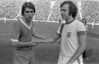 Fussball 1. Bundesliga Saison 1973/1974: Assauer (Bremen), Beckenbauer (FC Bayern)