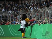 Fussball International  U 20 Laenderspiel:  DFB Maskottchen Paule