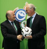 Fussball WM 2006: FIFA-Praesident Joseph S. Blatter besucht das IBC