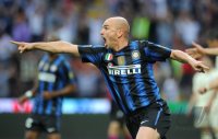 FUSSBALL SERIE A: JUBEL Esteban Cambiasso (Inter Mailand)