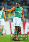 Fussball 1. Bundesliga: Werder, AILTON zeigend