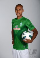 Fussball 1. Bundesliga, Saison 2012/2013, Werder Bremen: Theodor Gebre Selassie im exklusiven Pressefoto ULMER Fotoshooting