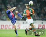 Fussball UCL Quali: Bremen - Basel, Zweikampf