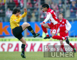 Fussball 2. Bundesliga: Mainz - Aachen, Zweikampf