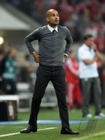 Fussball 1. Bundesliga Saison 14/15: Trainer Pep Guardiola (FC Bayern Muenchen)