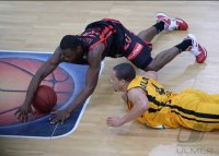 Basketball 1. Bundesliga 2013/2014: Walter Tigers Tuebingen  - s Oliver Baskets Wuerzburg