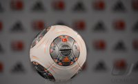 Fussball 1. Bundesliga  Saison  2013/2014:  Praesentation Adidas Ball Torfabrik 4
