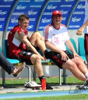 Fussball 1. Bundesliga Saison   2011/2012 :  Bastian Schweinsteiger, Sportpsychologe Philipp Laux (v. li., FC Bayern Muenchen)