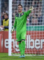 Fussball DFB Pokal 2. Runde 13/14: Torwart Thorsten Kirschbaum (VfB Stuttgart)
