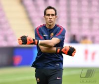 FUSSBALL International 2014/2015: Torwart Claudio Bravo (Barca)