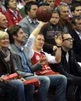 Basketball 1. Bundesliga 2011/2012: Bastian Schweinsteiger (FC Bayern Muenchen) mit Basketball
