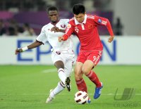 Fussball AFC Asian Cup 2011: Yusef Ali (li, Katar) gegen Xu Yang (re, China)