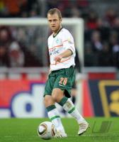 FUSSBALL, 1. BUNDESLIGA, 15. Spieltag: Bremen, JENSEN Einzelaktion