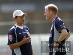 Trainingslager VfB Stuttgart; Balakov-Sammer im Gespraech