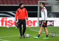 Fussball Training Deutsche Nationalmannschaft: Trainer Joachim Loew (Deutschland)