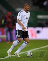 FUSSBALL INTERNATIONAL: Deutschland - Holland, BOATENG am Ball