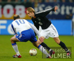 Fussball: Deutschland - Frankreich, Zweikampf