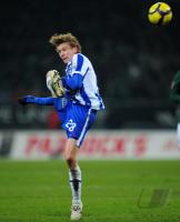 FUSSBALL, 1. BUNDESLIGA, 21. Spieltag: Berlin, LUSTENBERGER Einzelaktion