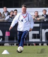 Fussball 1. Bundesliga : Trainer Louis van Gaal (FCB)