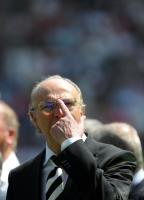 1. FUSSBALL BUNDESLIGA: Praesident Rolf Koenigs (Gladbach)