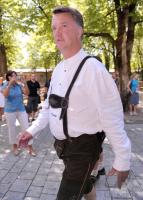 1. Fussball Bundesliga : FC Bayern in Lederhosen bei Paulaner