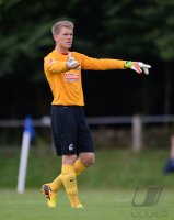 FUSSBALL 1. Bundesliga 2013/2014: Torwart Daniel Batz (SC Freiburg)