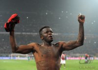 FUSSBALL INTERNATIONAL CHL ACHTELFINALE 12/13: JUBEL Sulley Muntari (AC Mailand)