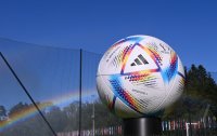 Uebergrossser Adidas WM Ball 2022 Al Rihla am Home of FIFA in Zuerich