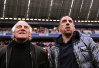 Fussball 1. Bundesliga : Franz Bulle Roth mit Franck Ribery (v. li., FC Bayern Muenchen)