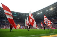 Fussball 1. Bundesliga : Fahnentraeger des FC Bayern Muenchen vor dem Spiel in der Allianz Arena