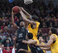 Basketball 1. Bundesliga 14/15 Hauptrunde: Walter Tigers Tuebingen - Artland Dragons