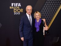 Fussball International  FIFA Ballon d Or 2013: Franz Beckenbauer (Deutschland) und Frau Heidi