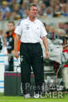 FUSSBALL 1. Bundesliga: S04, HEYNCKES enttaeuscht
