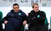 2. Fussball Bundesliga : Manager Rachid Azzouz mit Trainer Mike Bueskens (v.li., Fuerth)