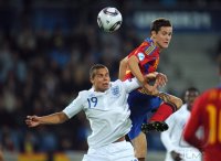 Fussball U21-Europameisterschaft 2011:  Jack Rodwell (li, England) gegen Ander Herrera (re, Spanien)