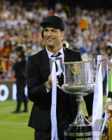 FUSSBALL International COPA DEL REY 13/14:  JUBEL Cristiano Ronaldo (Real Madrid) mit Pokal