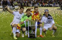 FUSSBALL International COPA DEL REY 13/14: JUBEL Real Madrid mit Pokal