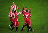 Fussball 1. Bundesliga : JUBEL Bastian Schweinsteiger, Arjen Robben, Danijel Pranjic, Luiz Gustavo, Anatoliy Tymoshchuk, Philipp Lahm (v.li., FC Bayern Muenchen)