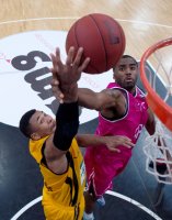 Basketball 1. Bundesliga 13/14:  Walter Tigers Tuebingen - Telekom Baskets Bonn