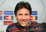 Reiner Calmund praesentiert Thomas Hoerster als Trainer-Nachfolger von Klaus Toppmoeller