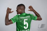 Fussball 1. Bundesliga, Saison 2012/2013, Werder Bremen: Assani Lukimya im exklusiven Pressefoto ULMER Fotoshooting