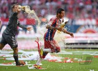 Fussball, 1. Bundesliga  Saison 13/14: Weissbierdusche, Meister FC Bayern Muenchen