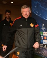 FUSSBALL INTERNATIONAL  CHL ACHTELFINALE 12/13: Trainer Sir Alex Ferguson (Manchester United FC)