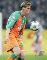 Fussball 1. Bundesliga: Bremen, BOROWSKI Einzelaktion am Ball