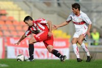 Fussball 3. Bundesliga:  Danny Schwarz (li, FC Bayern II) gegen Michael Gardawski (re, Stuttgart II)