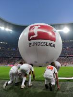 Fussball 1. Bundesliga : Saisoneroeffnung in der Allianz Arena